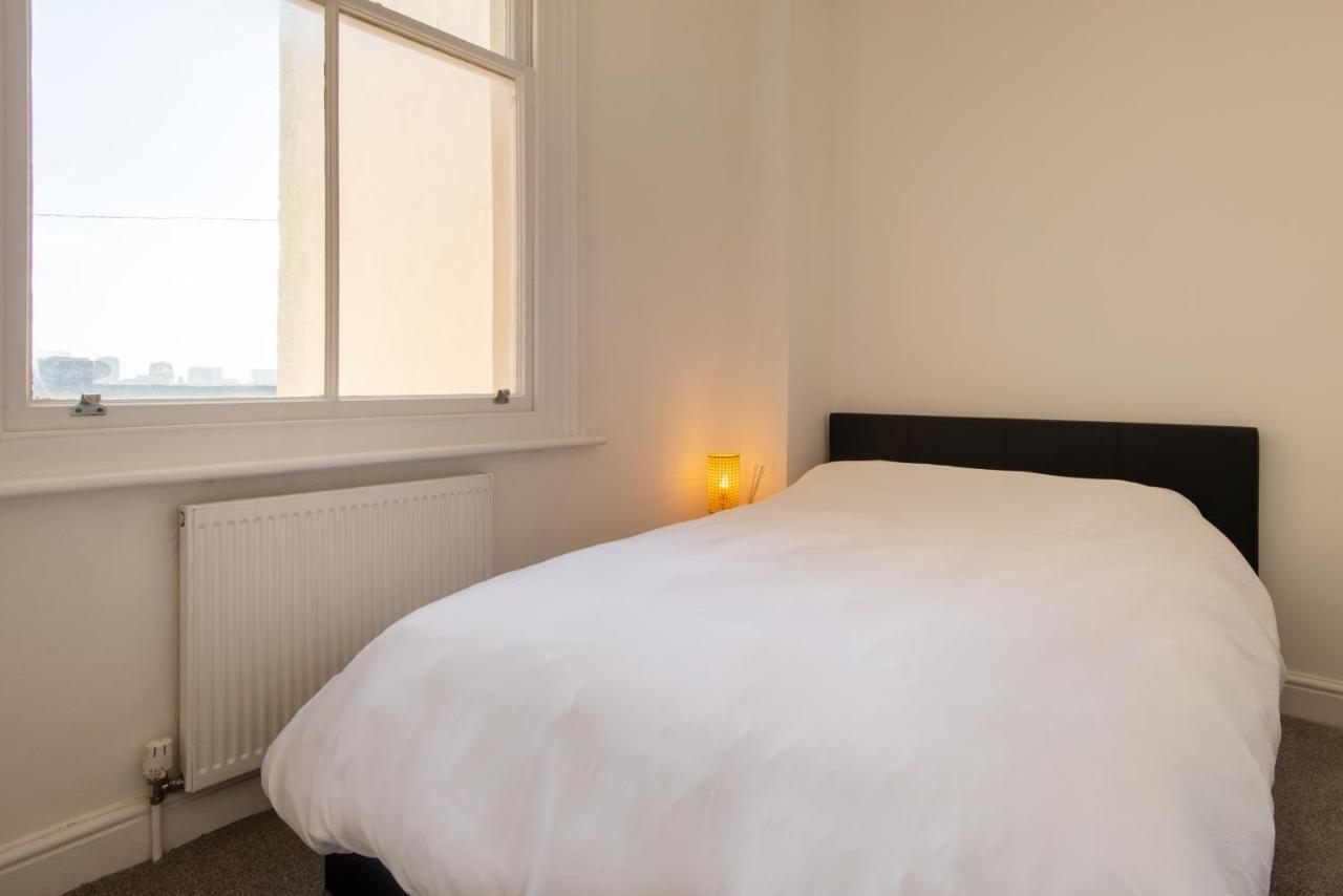 2br Modern 5mins To Train Station Apartment