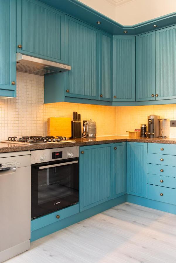 2br Modern 5mins To Train Station Apartment *