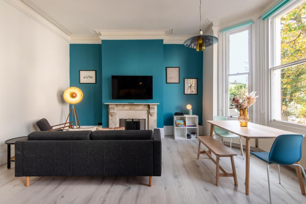 2br Modern 5mins To Train Station Apartment