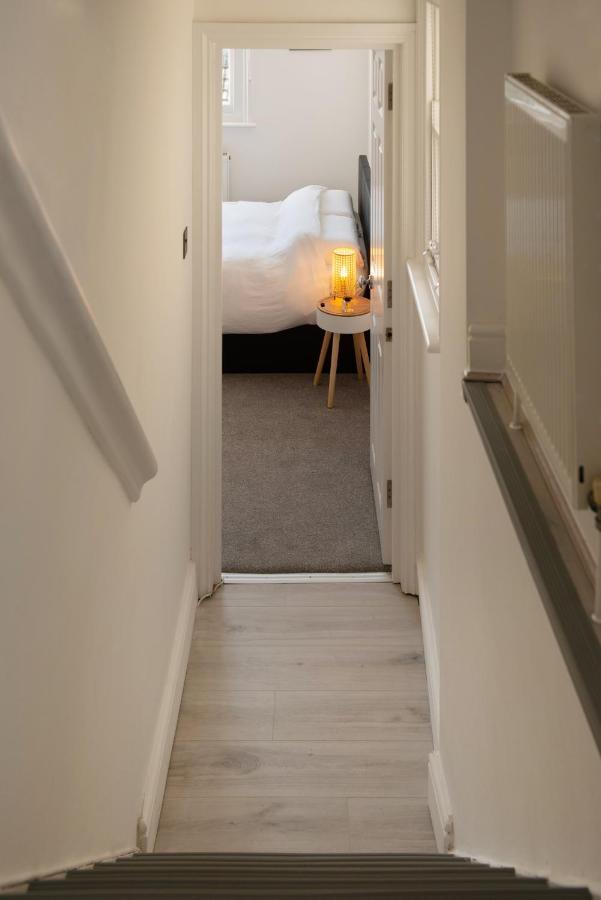 Apartment 2br Modern 5mins To Train Station