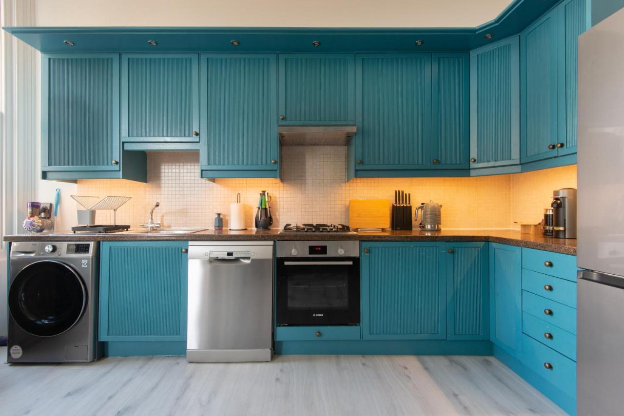 2br Modern 5mins To Train Station Apartment